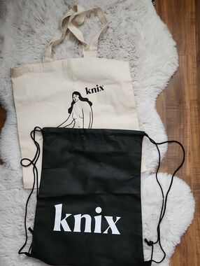 NWOT knix Black and Cream Graphic Tote Set